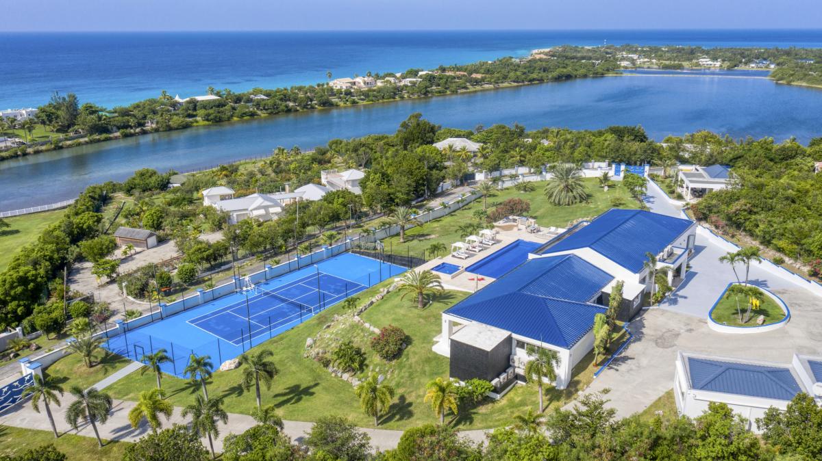 1 A louer villa El Grande Azur 5 chambres 12 personnes vue mer piscine tennis aux terres basses à saint martin_12